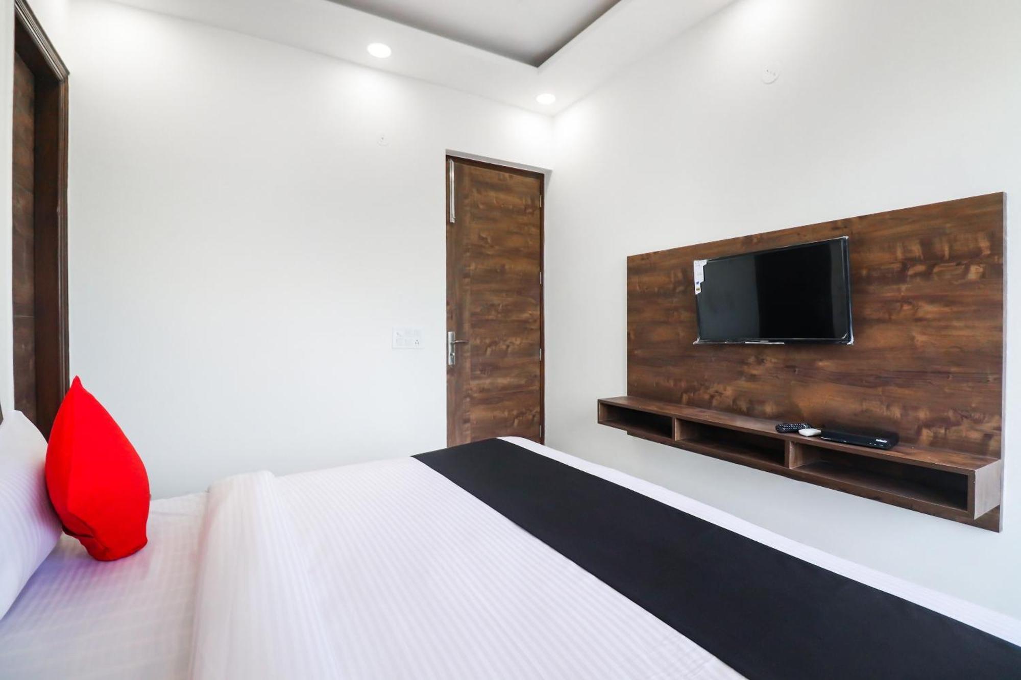 Collection O Green Leaf Residency グルガウン エクステリア 写真